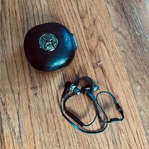 Jaybirds Wireless Headphones with Case